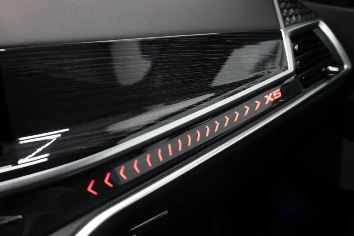 XDrive50e M-Sport MAXTON/LED/VIRTUAL/SFEER/LUCHT/LEER+/S.VERWARMING+MEMORY/22" LMV/360/ACC/ECC/12 MND GARANTIE!