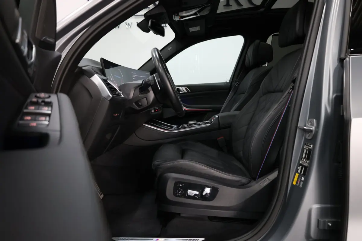 XDrive50e M-Sport MAXTON/LED/VIRTUAL/SFEER/LUCHT/LEER+/S.VERWARMING+MEMORY/22" LMV/360/ACC/ECC/12 MND GARANTIE!