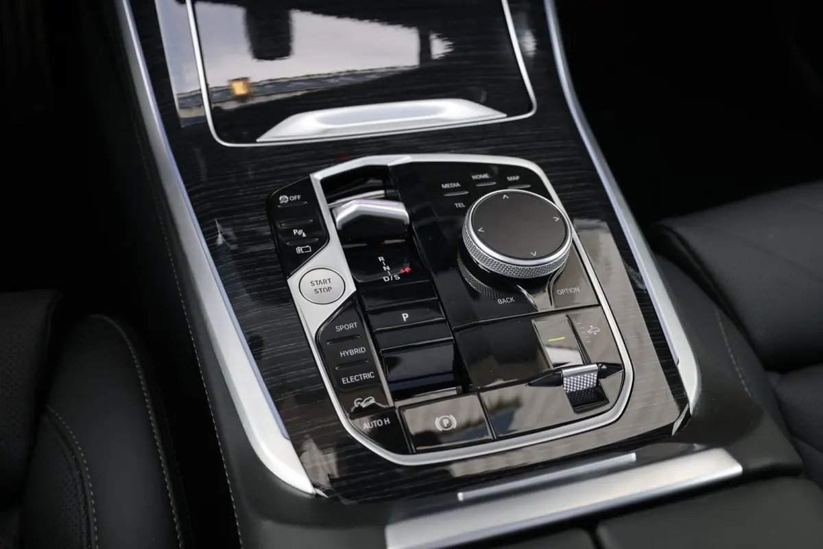 XDrive50e M-Sport MAXTON/LED/VIRTUAL/SFEER/LUCHT/LEER+/S.VERWARMING+MEMORY/22" LMV/360/ACC/ECC/12 MND GARANTIE!