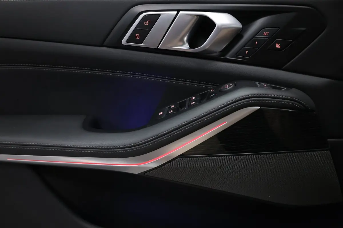 XDrive50e M-Sport MAXTON/LED/VIRTUAL/SFEER/LUCHT/LEER+/S.VERWARMING+MEMORY/22" LMV/360/ACC/ECC/12 MND GARANTIE!