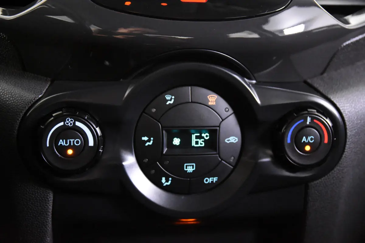 1.0 EcoBoost Titanium *Leer*Navigatie*Trekhaak*Keyless*