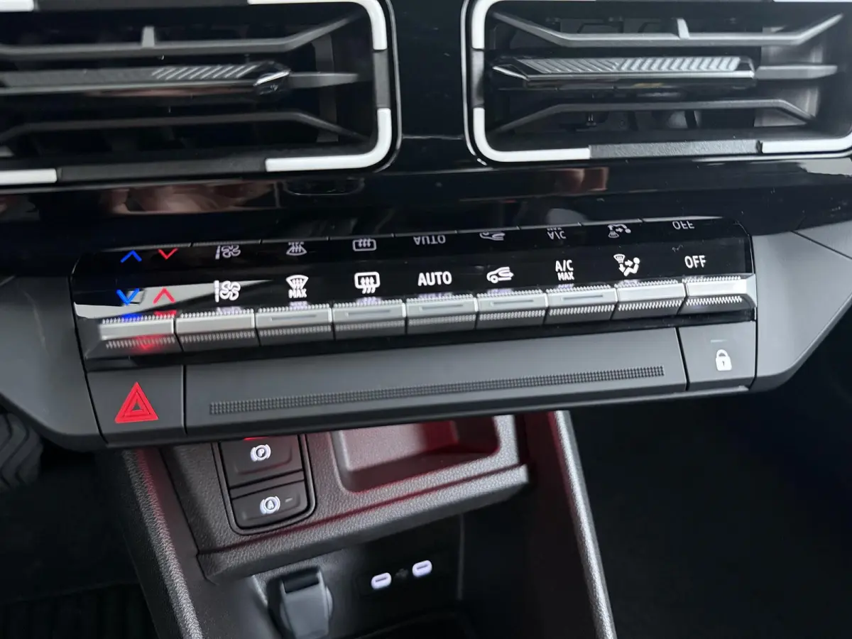 iconic “plein sud™” 150 pk comfort range | pack advanced driving assist | Harman Kardon® premium audio |