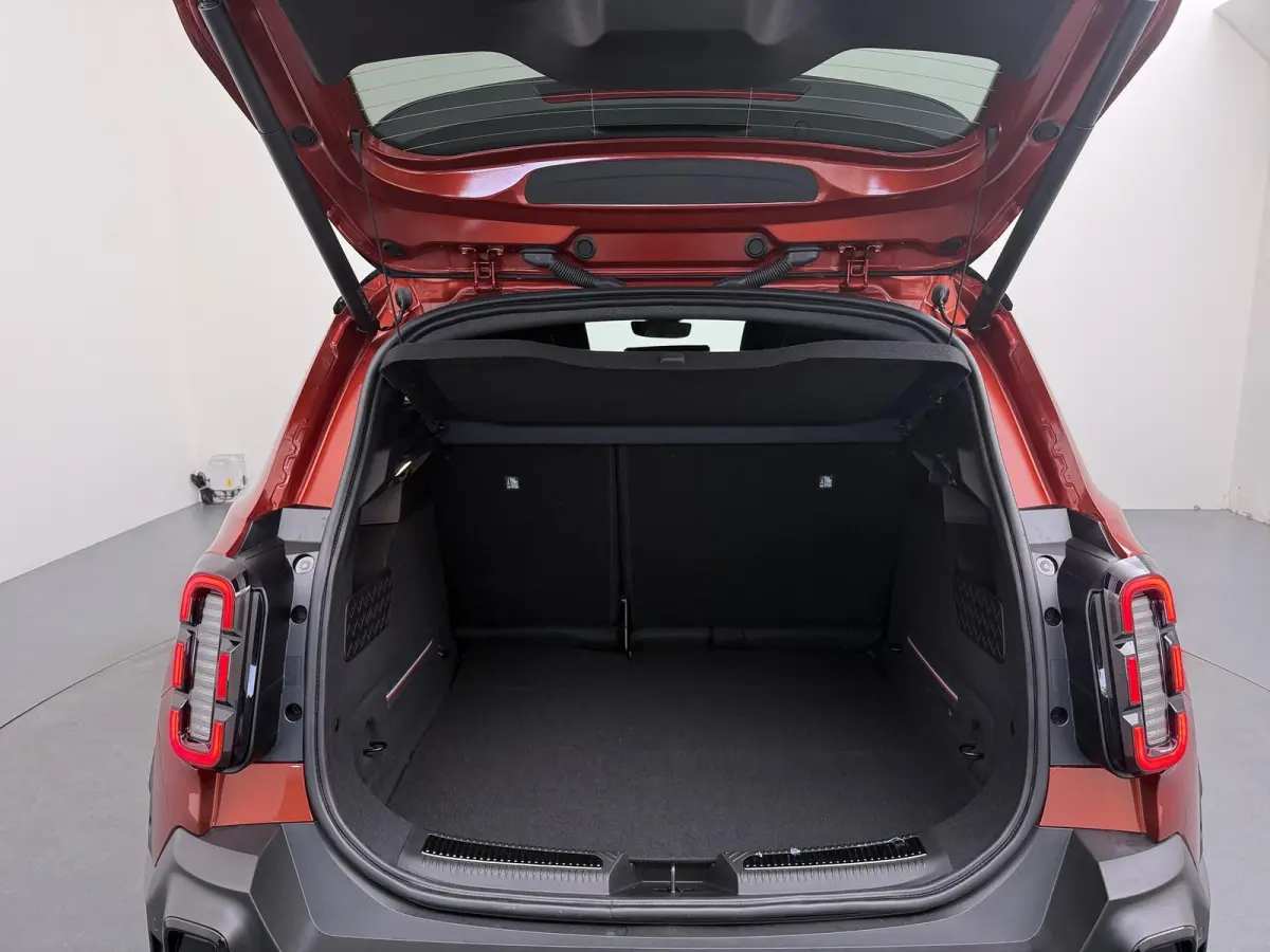 iconic “plein sud™” 150 pk comfort range | pack advanced driving assist | Harman Kardon® premium audio |