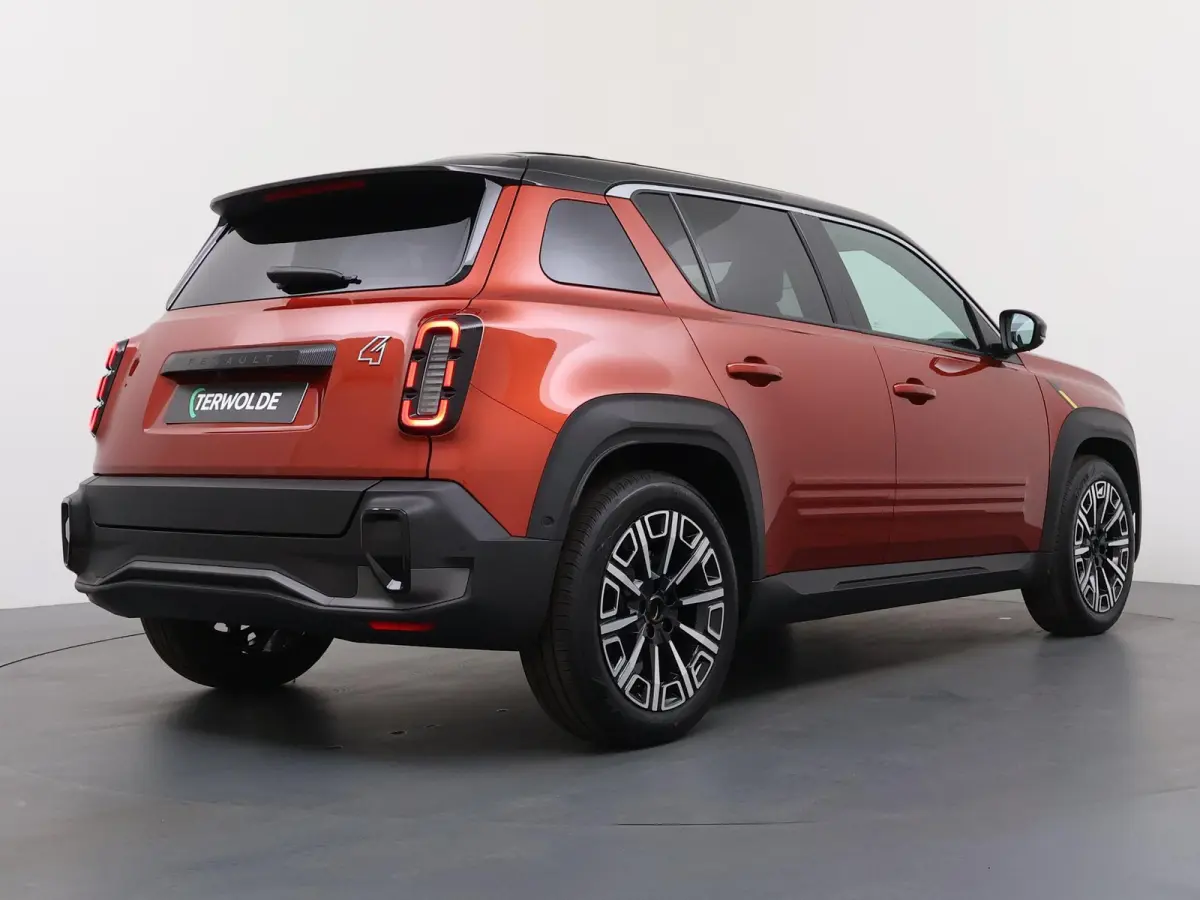 iconic “plein sud™” 150 pk comfort range | pack advanced driving assist | Harman Kardon® premium audio |