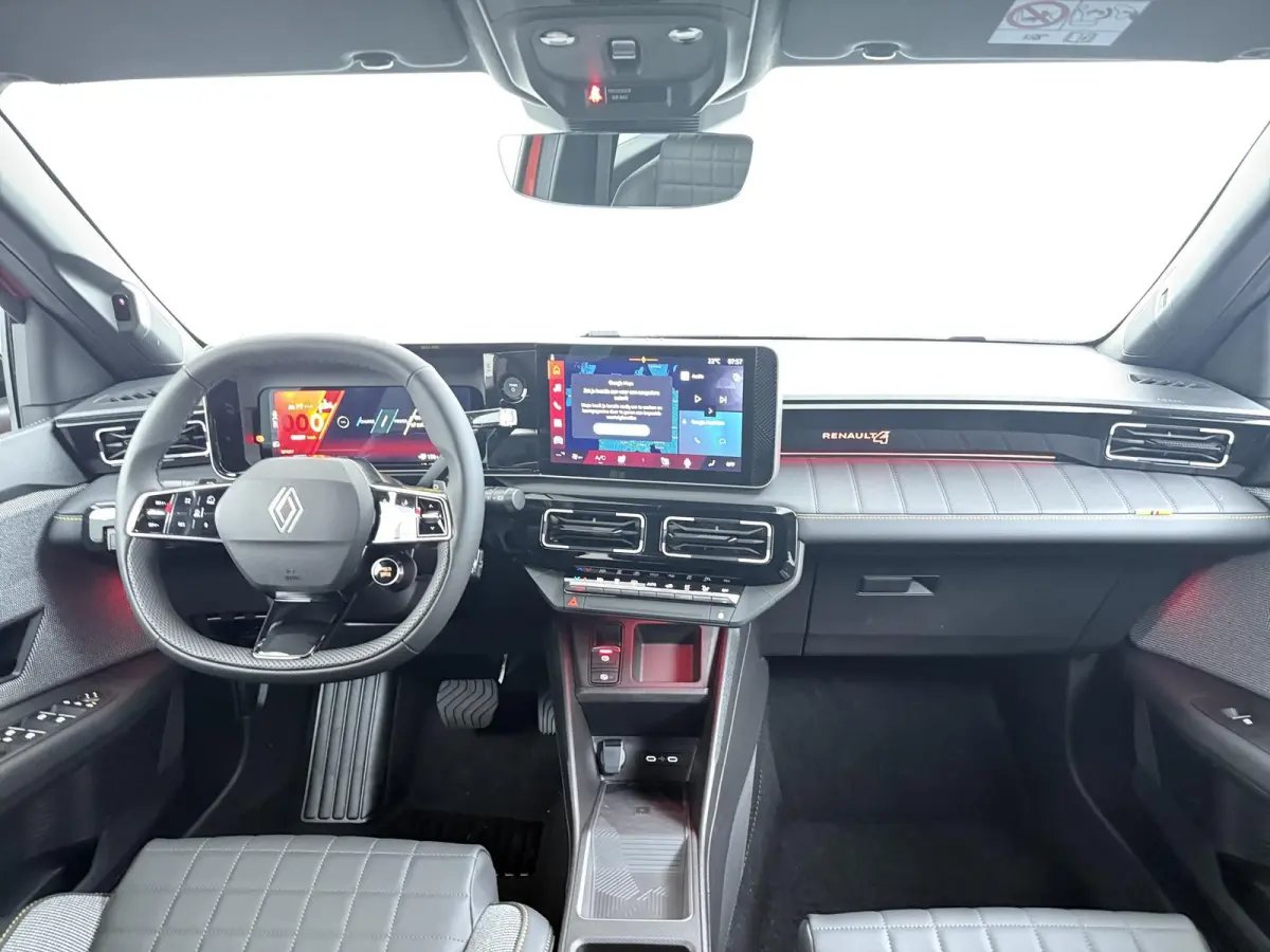 iconic “plein sud™” 150 pk comfort range | pack advanced driving assist | Harman Kardon® premium audio |