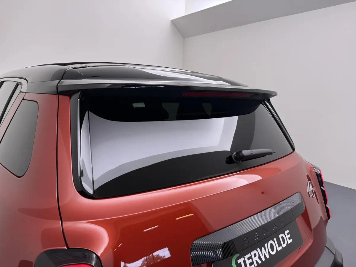 iconic “plein sud™” 150 pk comfort range | pack advanced driving assist | Harman Kardon® premium audio |
