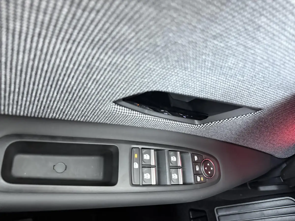iconic “plein sud™” 150 pk comfort range | pack advanced driving assist | Harman Kardon® premium audio |