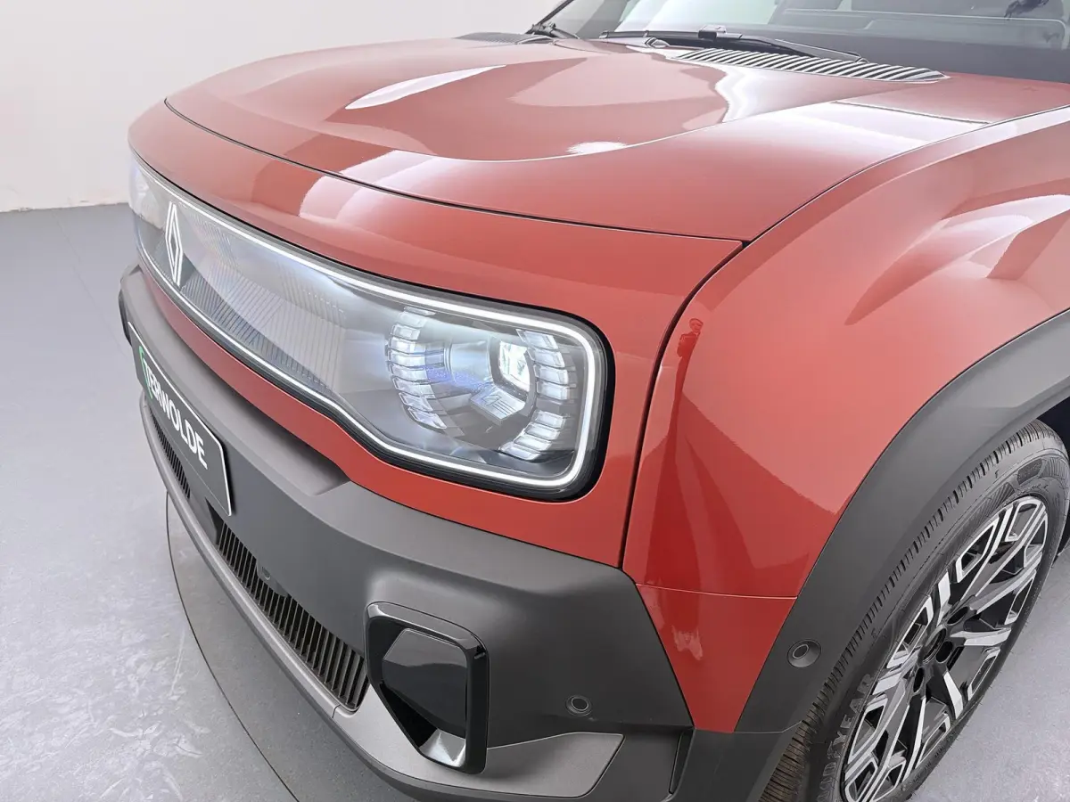 iconic “plein sud™” 150 pk comfort range | pack advanced driving assist | Harman Kardon® premium audio |