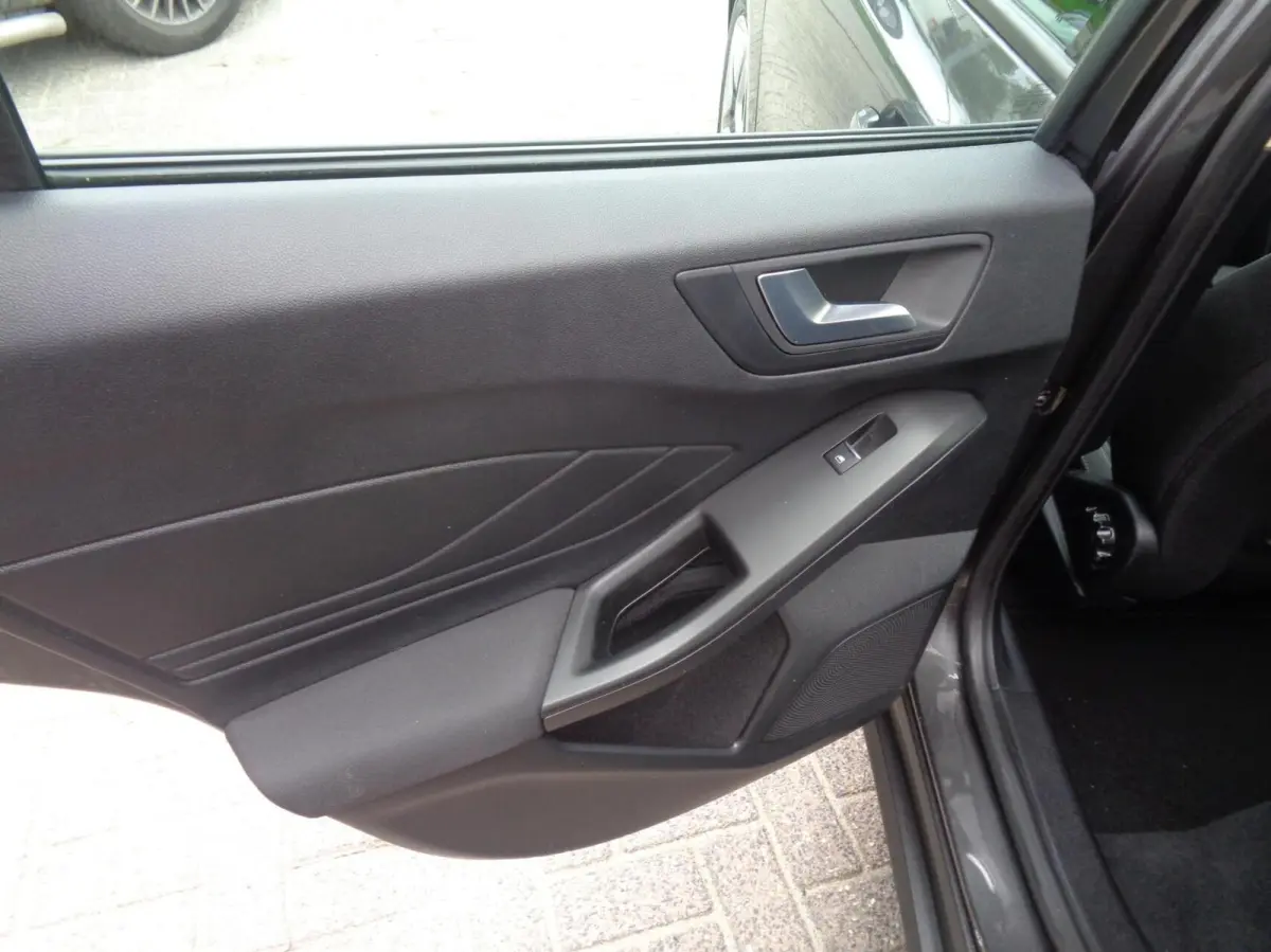 1.0 EcoBoost Trend Edition/LED/PDC/Apple Carplay/Android auto/Airco/Lm look/Nieuwstaat