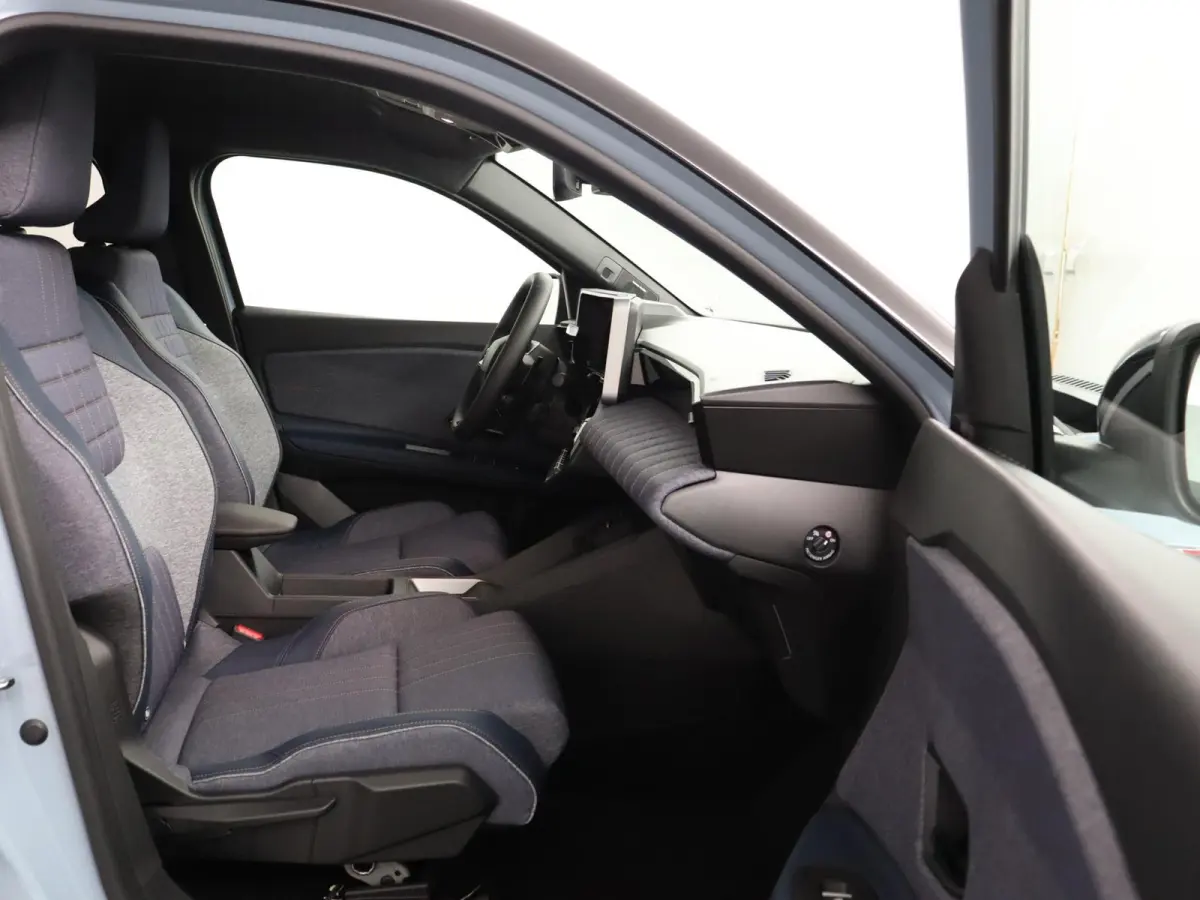 techno 150 pk comfort range | pack extended grip | pack safety & advanced driving assist | pack winter premium | Harman Kardon® premium audio |