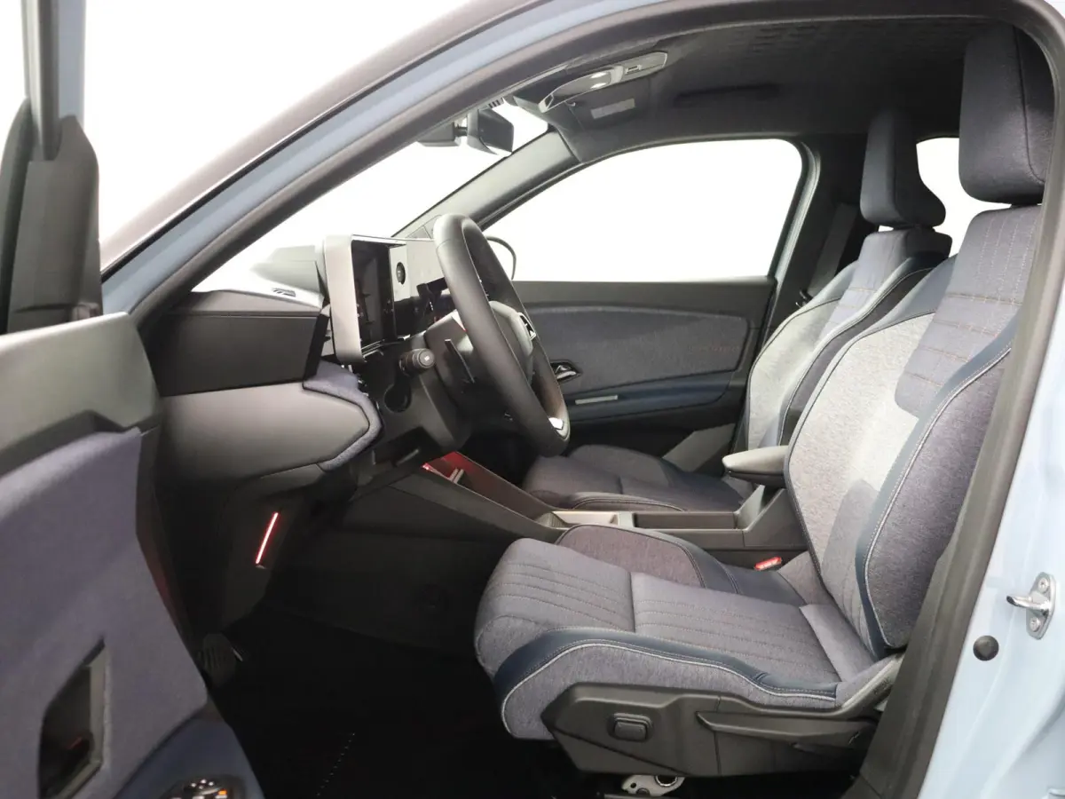 techno 150 pk comfort range | pack extended grip | pack safety & advanced driving assist | pack winter premium | Harman Kardon® premium audio |