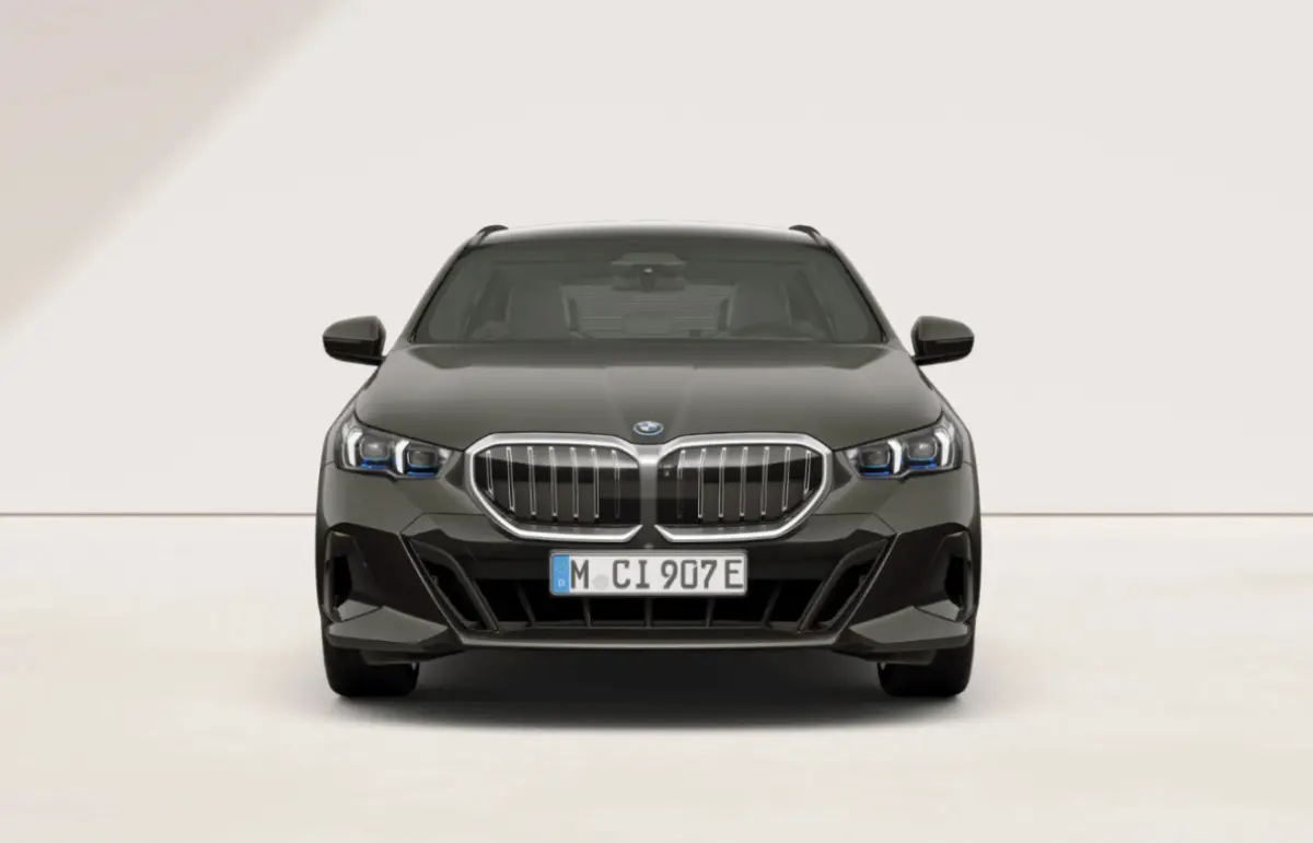 530e M Sport Edition Panoramadak - Driving Assistant Professional - Stoelventilatie - Getinte Ruiten - Stoelverwarming voor/achter - Comfort Access - Parking Assistant Plus - Harman Kardon -