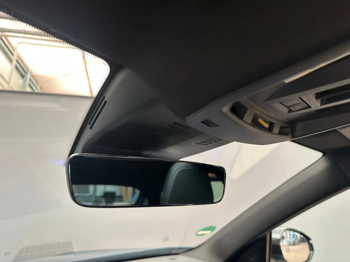 1.2 Hybrid 136 GT Panorama Dak | 360 Camera | Elek. Lederen Stoelen met Massage | FOCAL | Stoelverwarming/Ventilatie | Afneembare Trekhaak | Achterstoelen verwarmd | Achteruitrijcamera | Afw