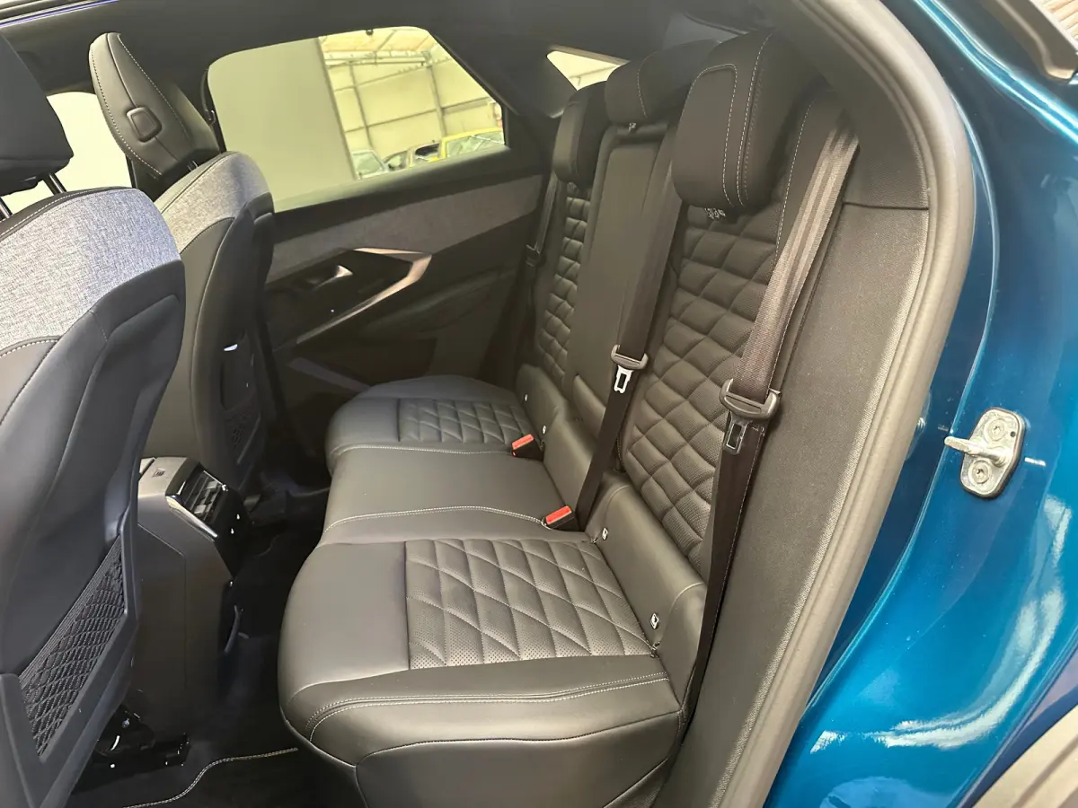 1.2 Hybrid 136 GT Panorama Dak | 360 Camera | Elek. Lederen Stoelen met Massage | FOCAL | Stoelverwarming/Ventilatie | Afneembare Trekhaak | Achterstoelen verwarmd | Achteruitrijcamera | Afw