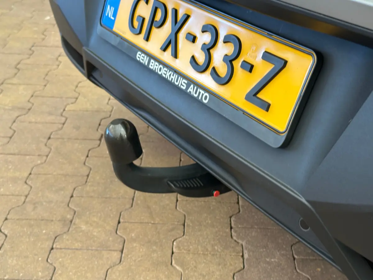 1.2 Hybrid 136 GT Panorama Dak | 360 Camera | Elek. Lederen Stoelen met Massage | FOCAL | Stoelverwarming/Ventilatie | Afneembare Trekhaak | Achterstoelen verwarmd | Achteruitrijcamera | Afw