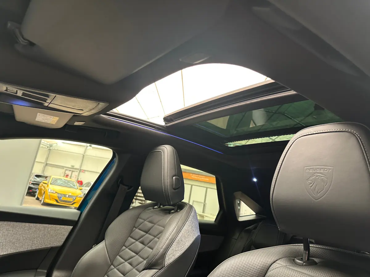 1.2 Hybrid 136 GT Panorama Dak | 360 Camera | Elek. Lederen Stoelen met Massage | FOCAL | Stoelverwarming/Ventilatie | Afneembare Trekhaak | Achterstoelen verwarmd | Achteruitrijcamera | Afw