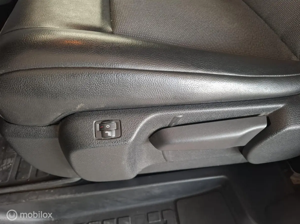 Bestel 2.0 BlueHDI 120 Standard Premium
