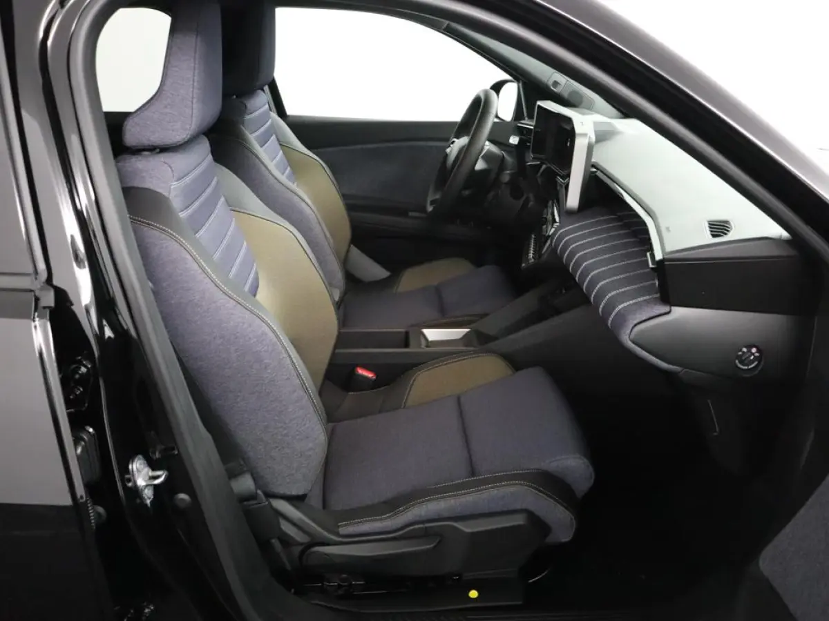 techno 150 pk comfort range | pack advanced driving assist | pack winter | Harman Kardon® premium audio |
