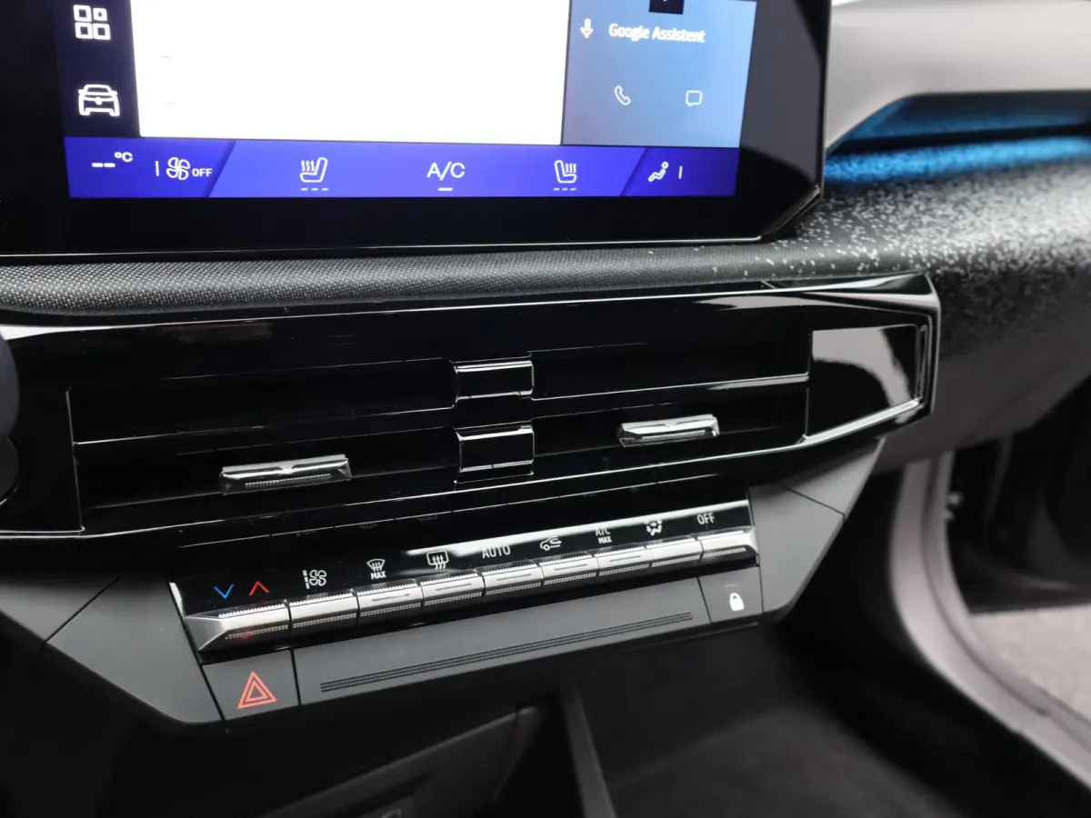 techno full hybrid E-Tech 160 pk | pack winter, safety & parking | all-season banden | verlenging connected services openR link met twee jaar |