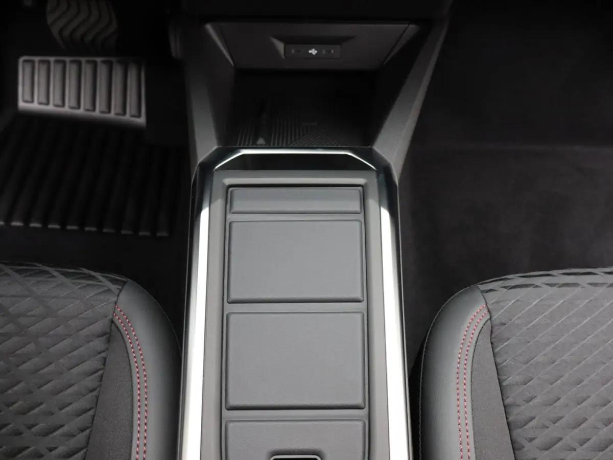 techno full hybrid E-Tech 160 pk | pack winter, safety & parking | all-season banden | verlenging connected services openR link met twee jaar |