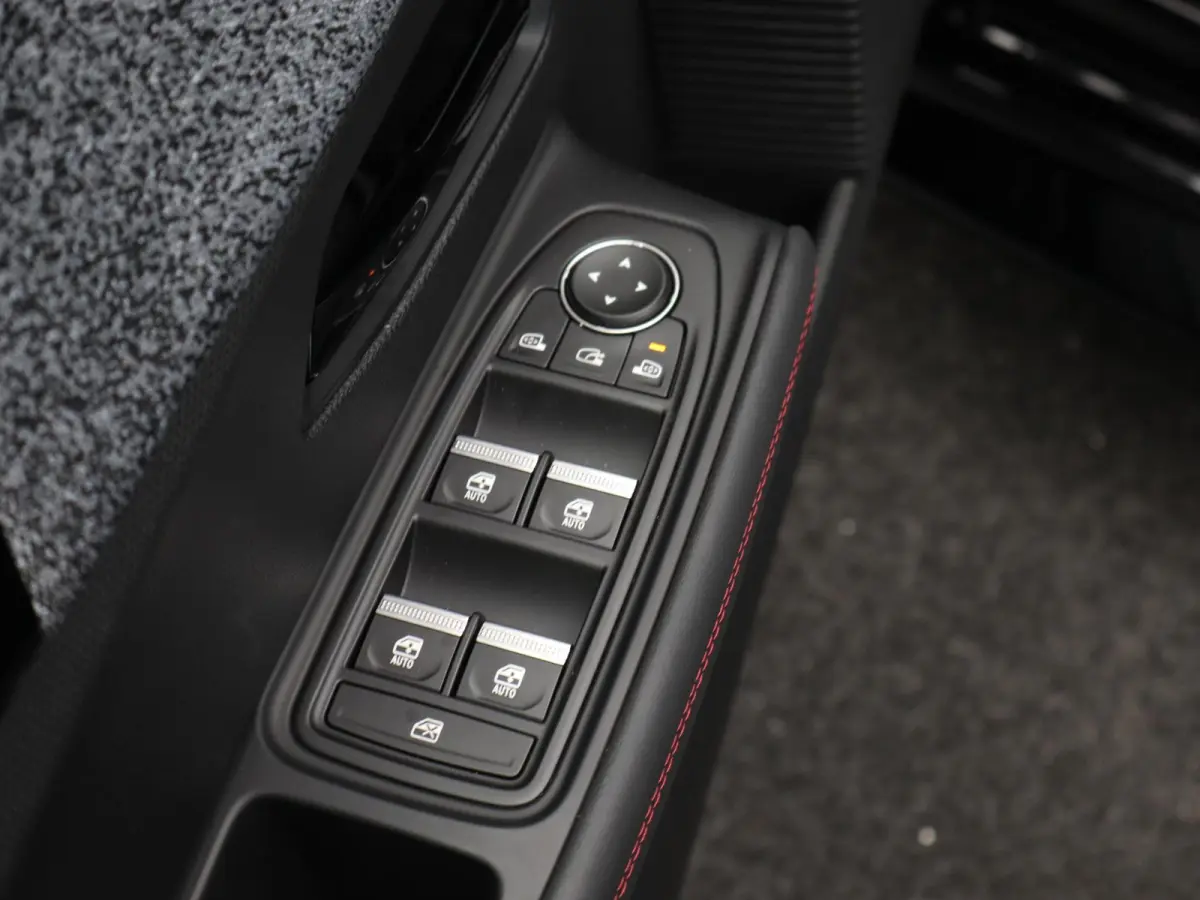 techno full hybrid E-Tech 160 pk | pack winter, safety & parking | all-season banden | verlenging connected services openR link met twee jaar |