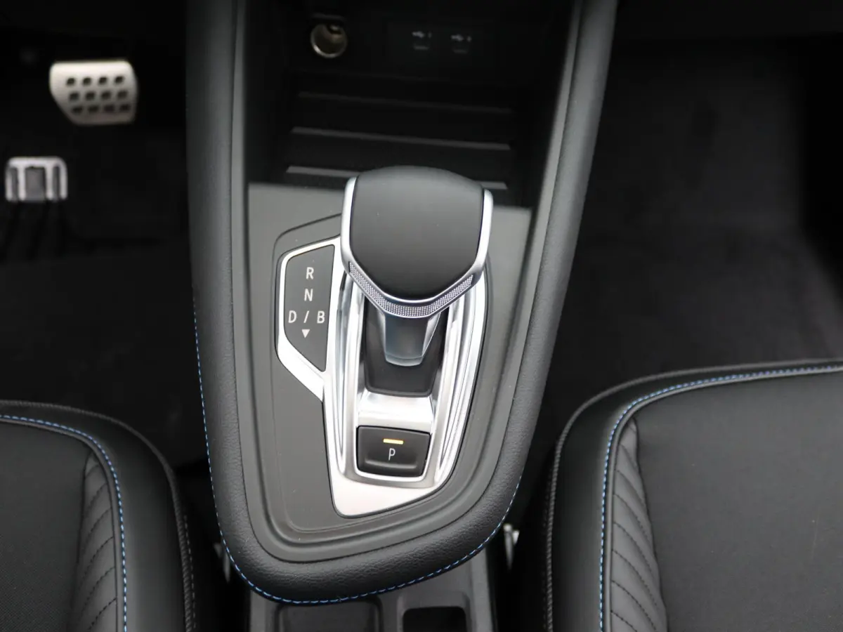 esprit Alpine full hybrid E-Tech 160 | pack driving & comfort premium | pack light & sound |