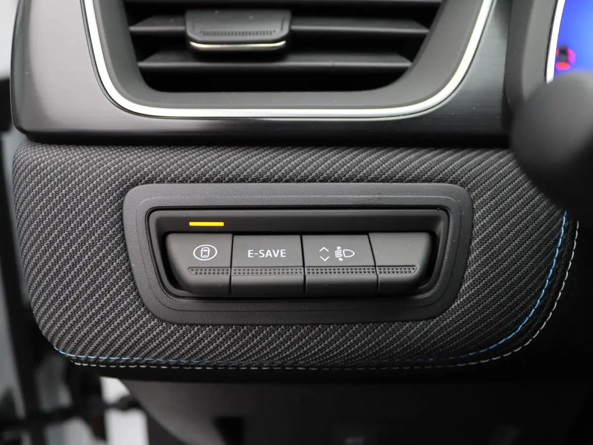 esprit Alpine full hybrid E-Tech 160 | pack driving & comfort premium | pack light & sound |