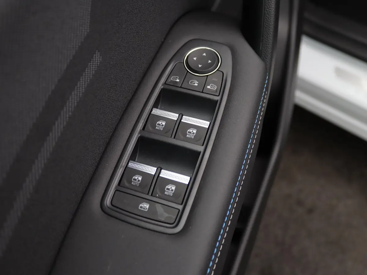 esprit Alpine full hybrid E-Tech 160 | pack driving & comfort premium | pack light & sound |