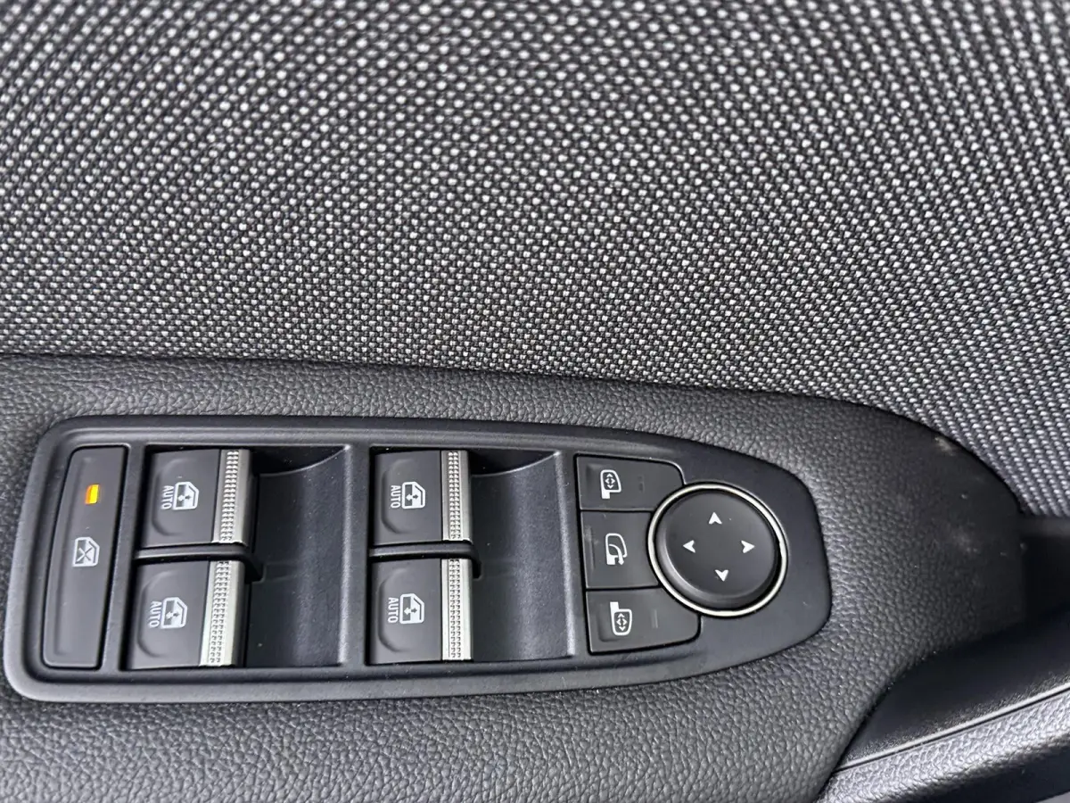 techno full hybrid E-Tech 160 | pack light & sound | pack winter | verlenging connected services openR link met vijf jaar |