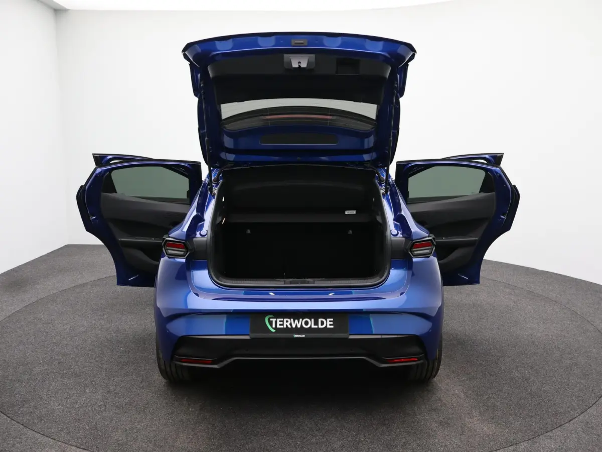 techno full hybrid E-Tech 160 pk | pack winter, safety & parking | lichtmetalen wielen 18""rythmic" | verlenging connected services openR link met twee jaar |