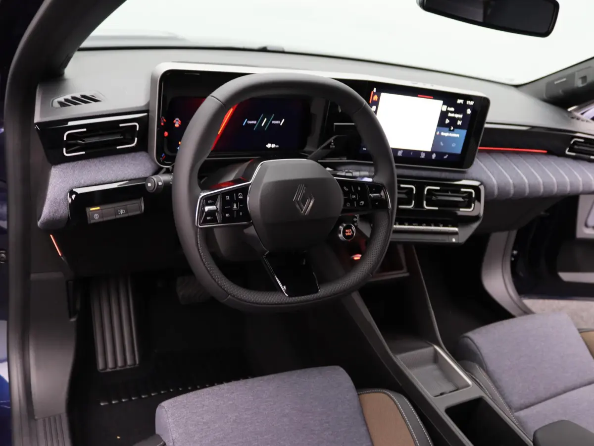 techno 150 pk comfort range | pack advanced driving assist | pack winter | Harman Kardon® premium audio |