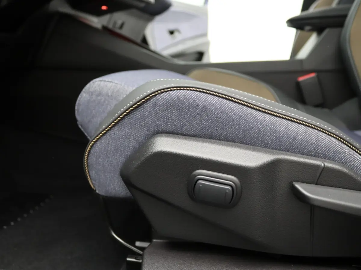 techno 150 pk comfort range | pack advanced driving assist | pack winter | Harman Kardon® premium audio |
