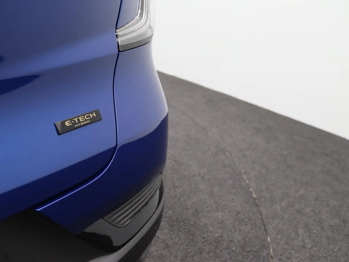 techno full hybrid E-Tech 160 | pack advanced driving assist | pack winter |