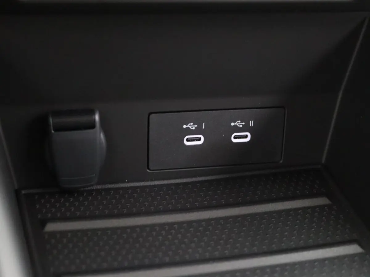 techno full hybrid E-Tech 160 | pack advanced driving assist | pack light & sound |