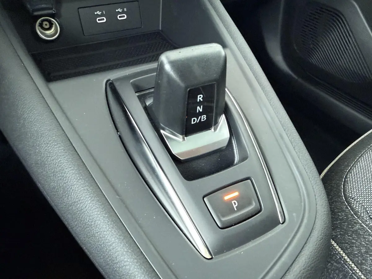 techno full hybrid E-Tech 160 | pack advanced driving assist | pack light & sound |