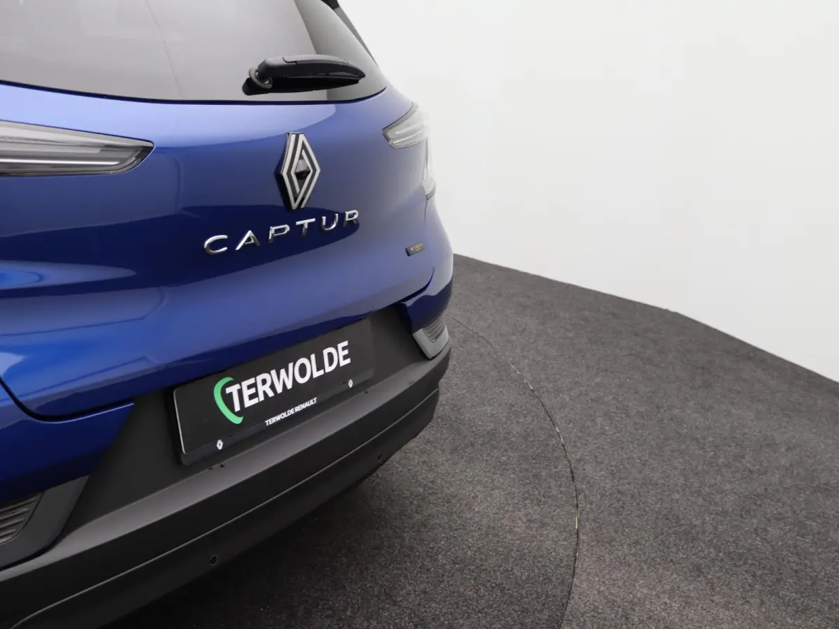 techno full hybrid E-Tech 160 | pack advanced driving assist | pack light & sound |
