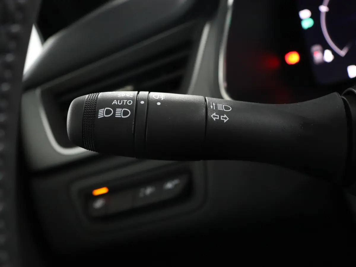 techno full hybrid E-Tech 160 | pack advanced driving assist | pack light & sound |