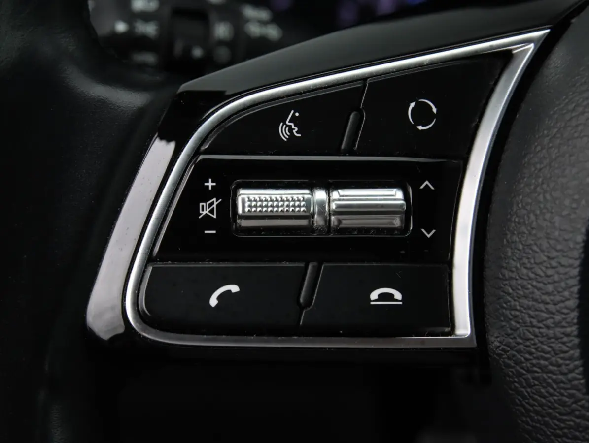 1.6 GDi 140PK PHEV DynamicPlusLine | Adaptive cruise control