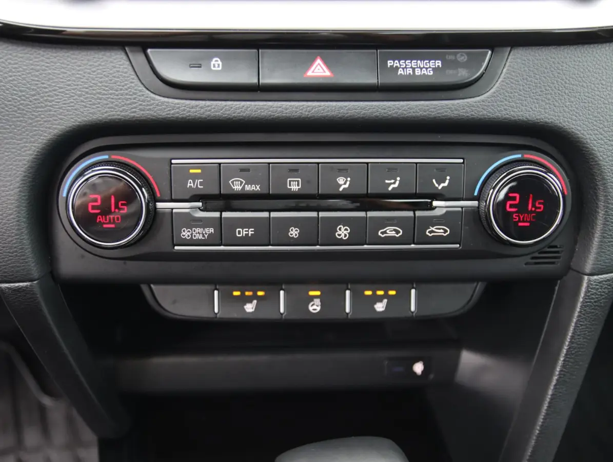 1.6 GDi 140PK PHEV DynamicPlusLine | Adaptive cruise control