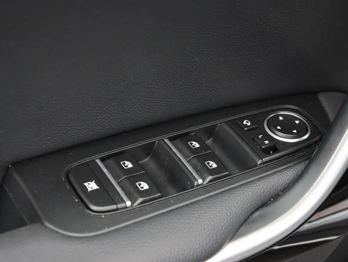 1.6 GDi 140PK PHEV DynamicPlusLine | Adaptive cruise control