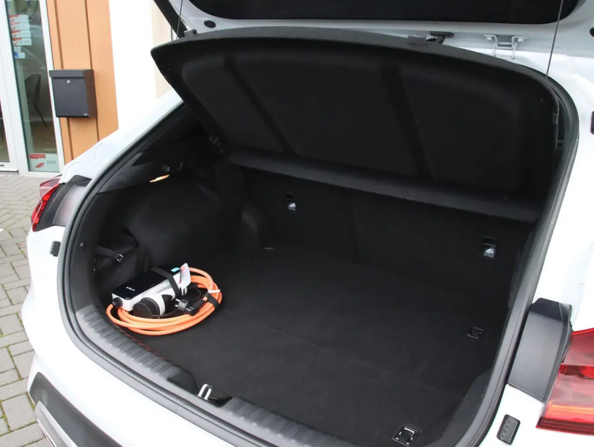 1.6 GDi 140PK PHEV DynamicPlusLine | Adaptive cruise control