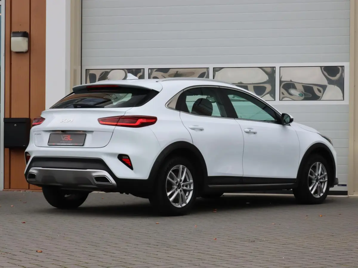 1.6 GDi 140PK PHEV DynamicPlusLine | Adaptive cruise control