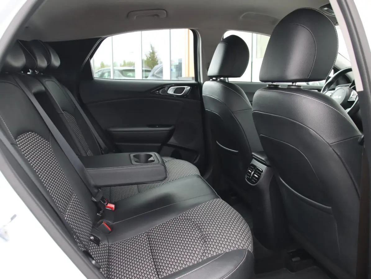 1.6 GDi 140PK PHEV DynamicPlusLine | Adaptive cruise control