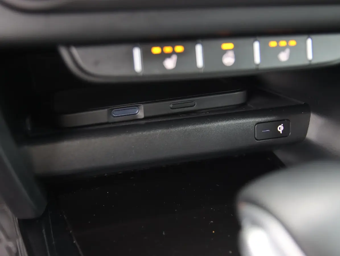 1.6 GDi 140PK PHEV DynamicPlusLine | Adaptive cruise control