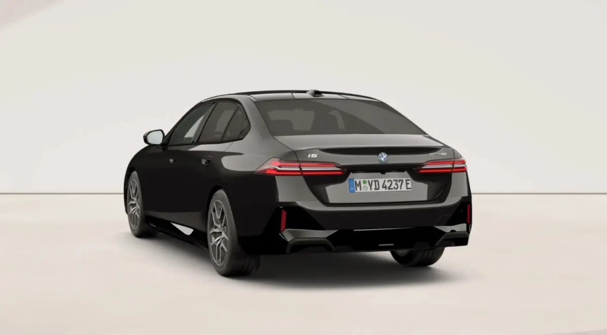 eDrive40 M Sport Edition 84 kWh Panoramadak - Driving Assistant Plus - Getinte Ruiten - Comfort Acces - Parking Assistant Professional - Stoelventilatie - Stoelverwarming voor/achter -