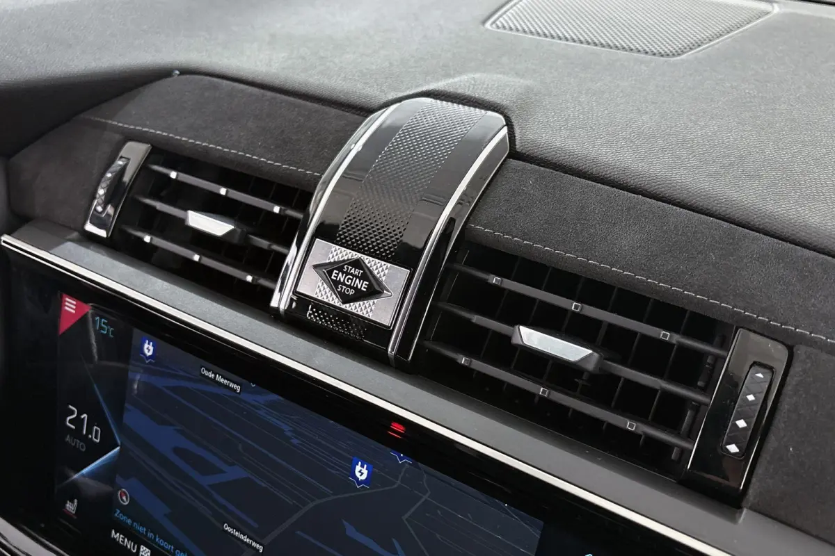 E-Tense Performance Line 225 SOH 97% Stoelverwarming Achteruitrijcamera Navigatie