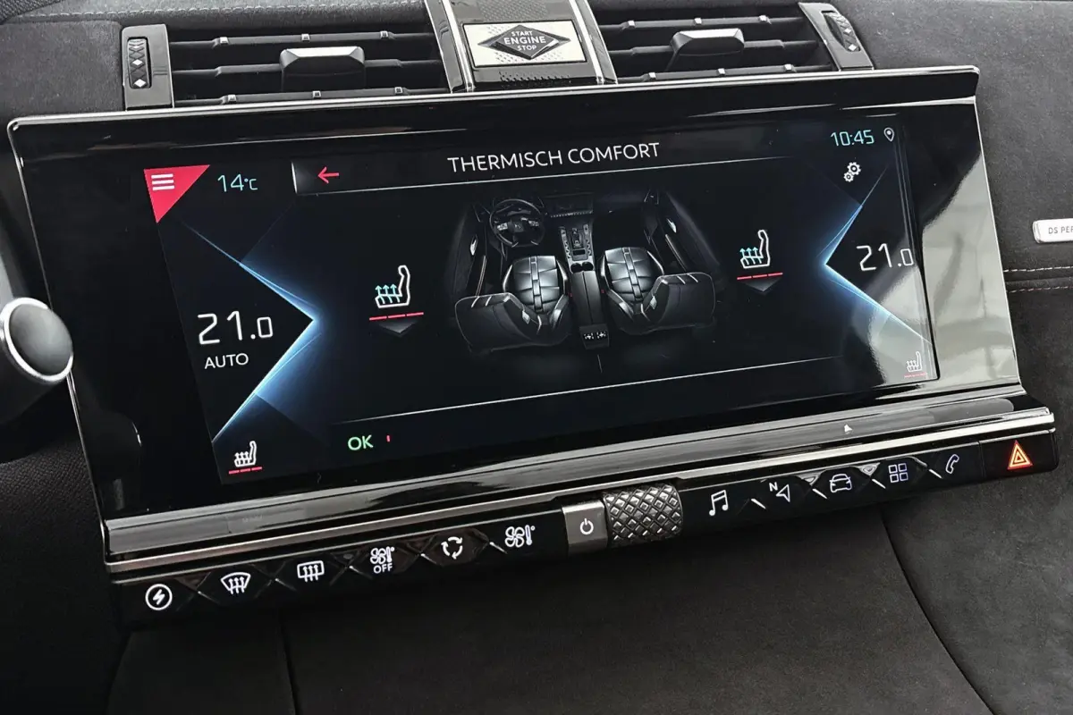 E-Tense Performance Line 225 SOH 97% Stoelverwarming Achteruitrijcamera Navigatie