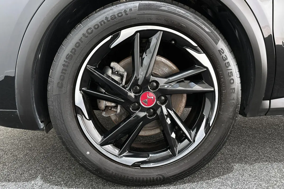E-Tense Performance Line 225 SOH 97% Stoelverwarming Achteruitrijcamera Navigatie