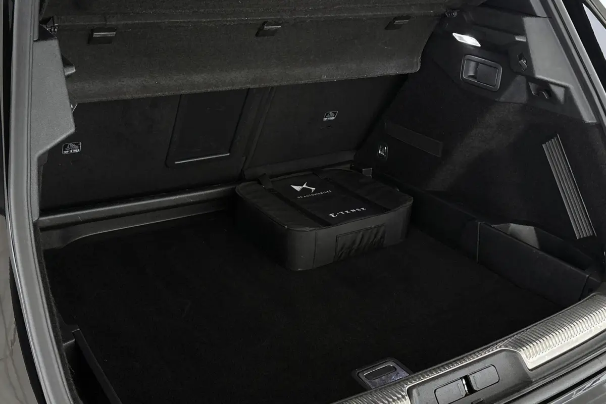 E-Tense Performance Line 225 SOH 97% Stoelverwarming Achteruitrijcamera Navigatie