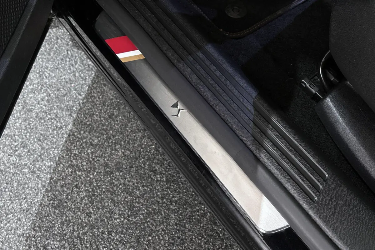 E-Tense Performance Line 225 SOH 97% Stoelverwarming Achteruitrijcamera Navigatie